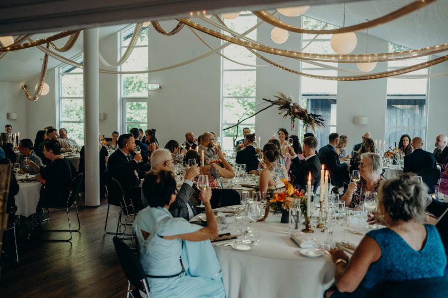 Bryllupsfest om efteråret på Lystskoven